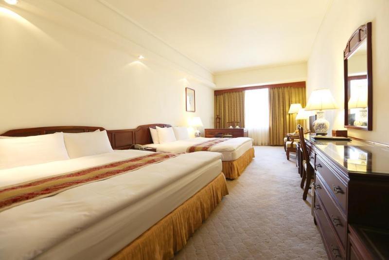 Plaza International Hotel Taichung Esterno foto